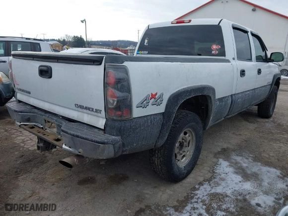 2003 Chevrolet Silverado 1500HD LT with VIN 1GCGK13U53F174242, listed as a IAAI auction lot 41315419 with 205,280 mi miles. Bid and sale history available at carsss.com. Image 4.
