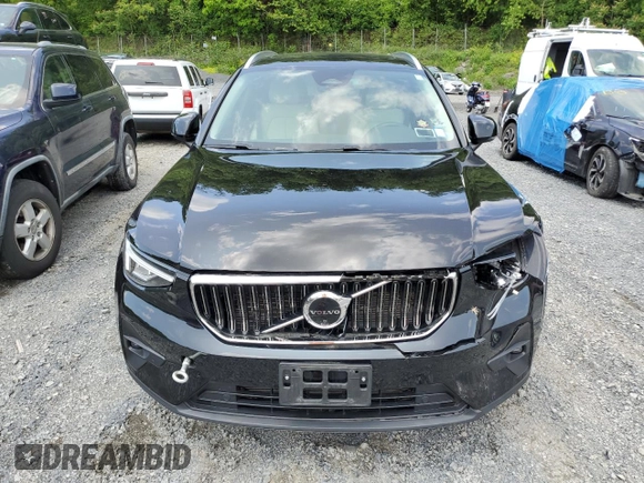 2023 Volvo XC40 Plus Bright Theme с VIN YV4L12UN0P2990297, выставлен на аукционе Copart как лот 58774155 с пробегом 24 189 миль миль и Списание • Salvage title. История ставок и продаж доступна на DreamBid. Изображение 5.