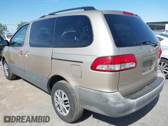 2003 Toyota Sienna LE with VIN 4T3ZF13C03U555015, listed as a IAAI auction lot 42202984 with 260,895 mi miles and . Bid and sale history available at carsss.com. Image 3.