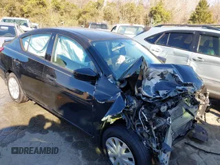 2016 Nissan Versa SV with VIN 3N1CN7AP3GL871672, listed as a IAAI auction lot 41076886 with 1 mi miles. Bid and sale history available at carsss.com. Image 1.