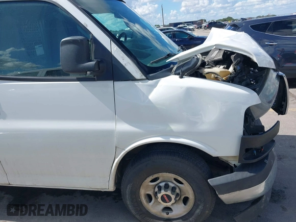 2017 GMC Savana Cargo Van with VIN 1GTW7AFF1H1913587, listed as a IAAI auction lot 40216941 with 269,708 mi miles. Bid and sale history available at carsss.com. Image 17.