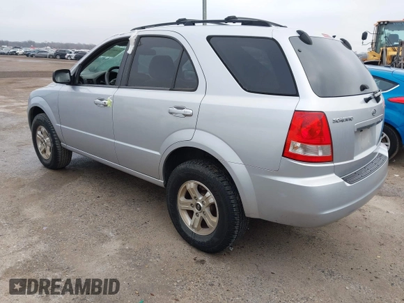 2005 Kia Sorento LX with VIN KNDJD733455484725, listed as a IAAI auction lot 41444120 with 242,129 mi miles. Bid and sale history available at carsss.com. Image 3.