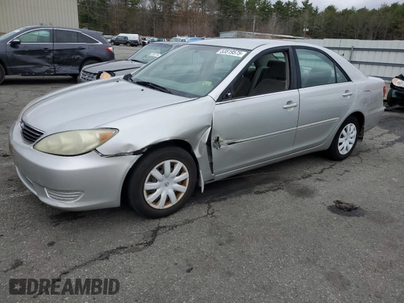2005 Toyota Camry STD z VIN 4T1BE32K15U979470, wystawiony jako Copart lot #53519575 z przebiegiem 120 213 mil mil oraz Szkoda całkowita • Salvage title. Historia ofert i sprzedaży dostępna na DreamBid. Obrazek 1.