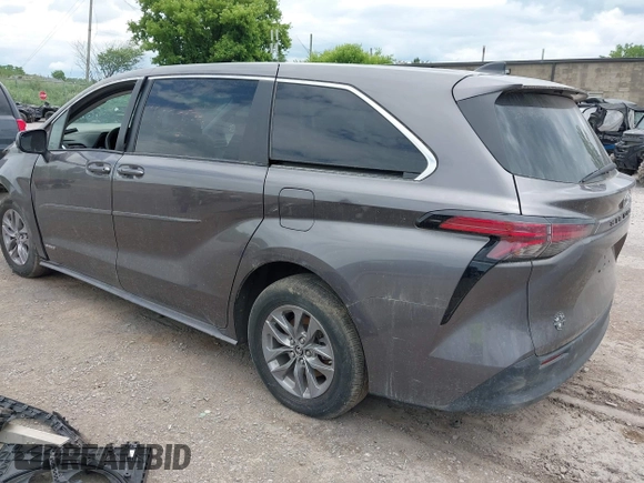 2021 Toyota Sienna LE with VIN 5TDKRKEC9MS034194, listed as a IAAI auction lot 42552990 with 21,633 mi miles and . Bid and sale history available at DreamBid. Image 3.