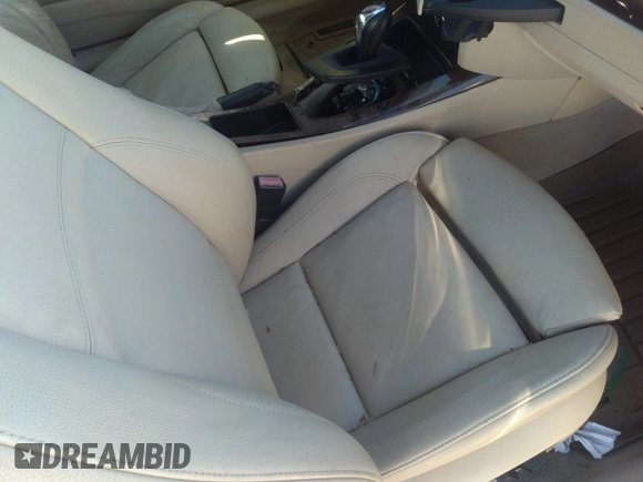 2010 BMW 3 Series 328i with VIN WBAWB3C58AP139280, listed as a IAAI auction lot 41390262 with 137,928 mi miles. Bid and sale history available at carsss.com. Image 5.