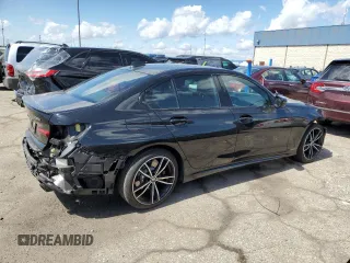 2022 BMW 3 Series 330i xDrive z VIN 3MW5R7J04N8C48281, wystawiony jako Copart lot #53511495 z przebiegiem 24 542 mil mil oraz Czysty tytuł • Clean title. Historia ofert i sprzedaży dostępna na DreamBid. Obrazek 3.