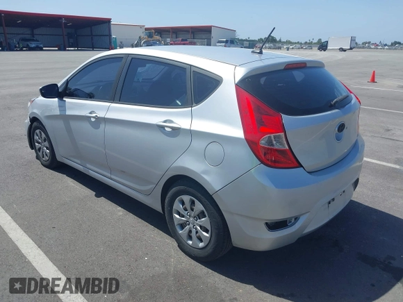 2016 Hyundai Accent SE with VIN KMHCT5AE5GU279763, listed as a IAAI auction lot 42110991 with 136,291 mi miles. Bid and sale history available at carsss.com. Image 3.