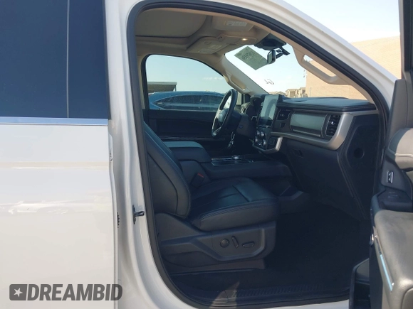 2023 Ford Expedition Max XLT z VIN 1FMJK1H82PEA62734, wystawiony jako IAAI lot #42075156 z przebiegiem 23 926 mil mil oraz . Historia ofert i sprzedaży dostępna na DreamBid. Obrazek 5.