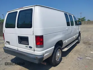 2013 Ford Econoline Cargo Commercial z VIN 1FTNE2EW7DDA46178, wystawiony jako IAAI lot #42541409 z przebiegiem 269 178 mil mil oraz . Historia ofert i sprzedaży dostępna na DreamBid. Obrazek 4.