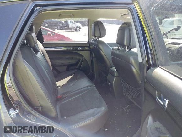 2011 Kia Sorento EX with VIN 5XYKUDA27BG053442, listed as a IAAI auction lot 42062265 with 120,996 mi miles. Bid and sale history available at carsss.com. Image 8.