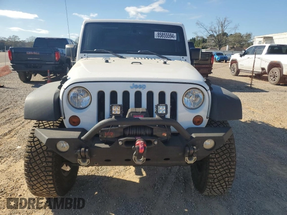 2013 Jeep Wrangler Rubicon with VIN 1C4BJWCG3DL590006, listed as a Copart auction lot 85855594 with 99,218 mi miles and Salvage title. Bid and sale history available at DreamBid. Image 5.