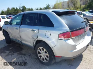 2009 Lincoln MKX with VIN 2LMDU68C69BJ08111, listed as a IAAI auction lot 41980408 with 227,535 mi miles. Bid and sale history available at carsss.com. Image 3.