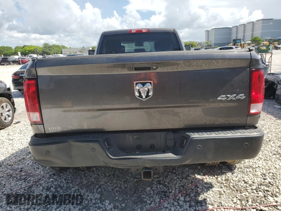 2018 Ram 3500 Tradesman z VIN 3C63RRGL9JG238912, wystawiony jako Copart lot #61131855 z przebiegiem 621 369 mil mil oraz Czysty tytuł • Clean title. Historia ofert i sprzedaży dostępna na DreamBid. Obrazek 6.