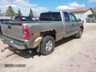 2003 Chevrolet Silverado 1500 LT with VIN 2GCEK19T531343401, listed as a IAAI auction lot 42080760 with 183,960 mi miles. Bid and sale history available at carsss.com. Image 4.