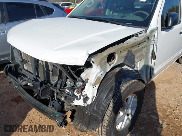 2020 Nissan Frontier SV z VIN 1N6ED0EB6LN700890, wystawiony jako IAAI lot #41162853 z przebiegiem 62 192 mil mil oraz . Historia ofert i sprzedaży dostępna na DreamBid. Obrazek 6.