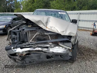 2003 Chevrolet Silverado 1500HD LT z VIN 1GCGC13U93F142570, wystawiony jako Copart lot #70047944 z przebiegiem 243 221 mil mil oraz Szkoda całkowita • Salvage title. Historia ofert i sprzedaży dostępna na DreamBid. Obrazek 5.