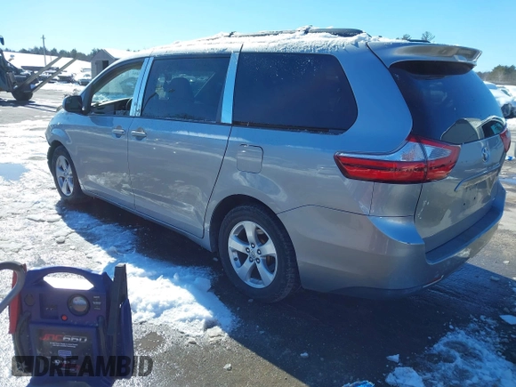 2017 Toyota Sienna LE Auto Access Seat with VIN 5TDKZ3DC1HS858686, listed as a IAAI auction lot 41632546 with 195,088 mi miles. Bid and sale history available at carsss.com. Image 3.