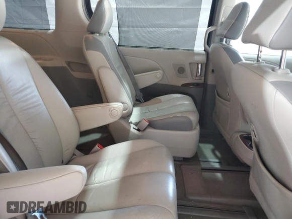 2012 Toyota Sienna XLE с VIN 5TDDK3DC5CS037368, выставлен на аукционе Copart как лот 49626985 с пробегом 164 431 миль миль и Списание • Salvage title. История ставок и продаж доступна на DreamBid. Изображение 11.