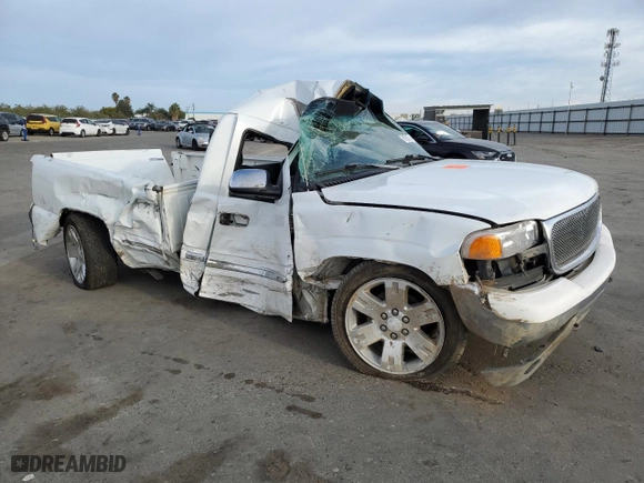 1999 GMC New Sierra 1500 SLE with VIN 1GTEC14T1XZ537103, listed as a Copart auction lot 81830714 with 398,610 mi miles and Salvage Title. Bid and sale history available at carsss.com. Image 4.