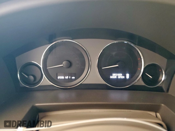 2008 Jeep Commander Limited with VIN 1J8HH58N28C130633, listed as a Copart auction lot 61009065 with 206,121 mi miles and Salvage title. Bid and sale history available at DreamBid. Image 9.