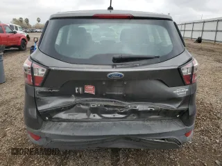 2017 Ford Escape S z VIN 1FMCU0F76HUD84825, wystawiony jako Copart lot #42800185 z przebiegiem 59 447 mil mil oraz Szkoda całkowita • Salvage title. Historia ofert i sprzedaży dostępna na DreamBid. Obrazek 6.