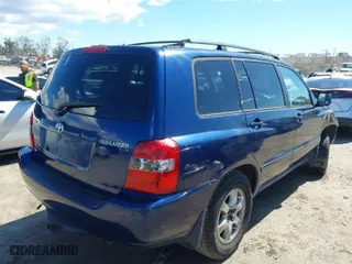2005 Toyota Highlander with VIN JTEDP21A450078929, listed as a IAAI auction lot 41749008 with 178,547 mi miles. Bid and sale history available at carsss.com. Image 4.