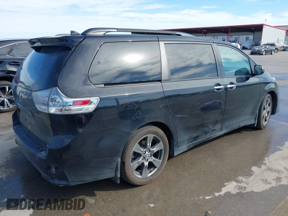 2020 Toyota Sienna SE with VIN 5TDXZ3DC7LS062183, listed as a IAAI auction lot 41791032 with 80,760 mi miles. Bid and sale history available at carsss.com. Image 4.