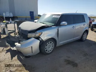 2010 Scion xB z VIN JTLZE4FE8A1110779, wystawiony jako Copart lot #55144355 z przebiegiem 217 831 mil mil oraz Szkoda całkowita • Salvage title. Historia ofert i sprzedaży dostępna na DreamBid. Obrazek 1.