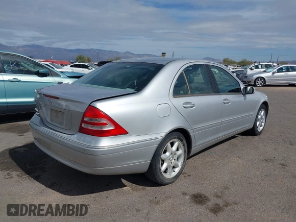 2003 Mercedes-Benz C 320 с VIN WDBRF64J03F376239, выставлен на аукционе IAAI как лот 41571617 с пробегом 138 303 миль миль и . История ставок и продаж доступна на DreamBid. Изображение 4.