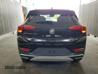 2021 Buick Encore GX Essence z VIN KL4MMFSL2MB153547, wystawiony jako Copart lot #64691745 z przebiegiem 126 665 mil mil oraz Czysty tytuł • Clean title. Historia ofert i sprzedaży dostępna na DreamBid. Obrazek 6.