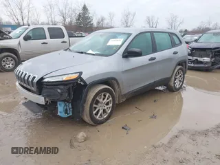 2017 Jeep Cherokee Sport z VIN 1C4PJLAB7HW663474, wystawiony jako IAAI lot #41064896 z przebiegiem 147 693 mil mil oraz . Historia ofert i sprzedaży dostępna na DreamBid. Obrazek 18.