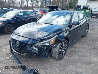 2022 Nissan Altima 2.5 SR with VIN 1N4BL4CV6NN414379, listed as a IAAI auction lot 41932112 with 42,273 mi miles. Bid and sale history available at carsss.com. Image 6.