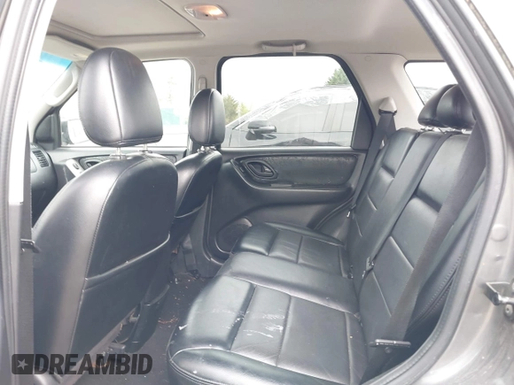 2005 Ford Escape Limited with VIN 1FMYU94155KB76337, listed as a IAAI auction lot 42006729 with 170,526 mi miles. Bid and sale history available at carsss.com. Image 8.