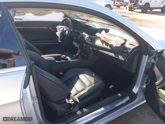 2011 Mercedes-Benz E-Class E 350 with VIN WDDKJ5GB8BF079692, listed as a IAAI auction lot 40794197 with 187,563 mi miles. Bid and sale history available at carsss.com. Image 5.