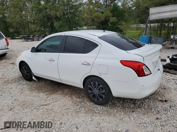 2013 Nissan Versa S Plus z VIN 3N1CN7AP8DL872439, wystawiony jako Copart lot #55120295 z przebiegiem 169 605 mil mil oraz Szkoda całkowita • Salvage title. Historia ofert i sprzedaży dostępna na DreamBid. Obrazek 2.