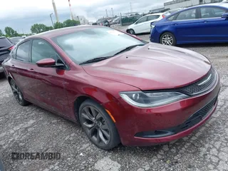 2015 Chrysler 200 S z VIN 1C3CCCBB3FN550829, wystawiony jako IAAI lot #42331355 z przebiegiem 115 089 mil mil oraz . Historia ofert i sprzedaży dostępna na DreamBid. Obrazek 1.