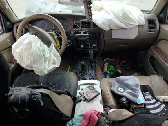 1998 Toyota 4Runner Limited with VIN JT3HN87R4W0162055, listed as a Copart auction lot 49394295 with 262,876 mi miles and Salvage Title. Bid and sale history available at carsss.com. Image 8.