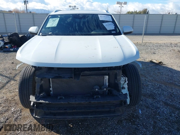 2024 Volkswagen Atlas SE with VIN 1V2KE2CA8RC231006, listed as a IAAI auction lot 41741151 with 15,291 mi miles and . Bid and sale history available at DreamBid. Image 13.