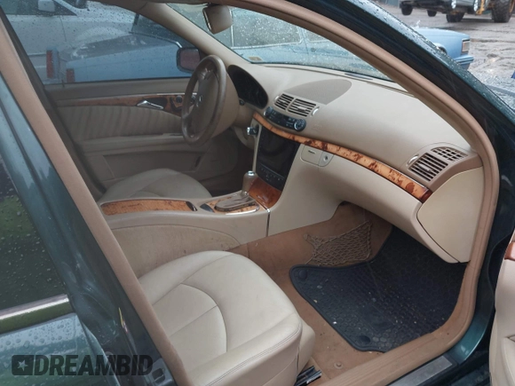 2007 Mercedes-Benz E 350 z VIN WDBUF56X67A997848, wystawiony jako IAAI lot #42318389 z przebiegiem 135 847 mil mil oraz . Historia ofert i sprzedaży dostępna na DreamBid. Obrazek 5.