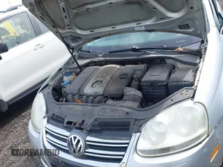 2008 Volkswagen Jetta SE with VIN 3VWRZ71K48M030372, listed as a IAAI auction lot 42182122 with 183,417 mi miles and . Bid and sale history available at DreamBid. Image 10.