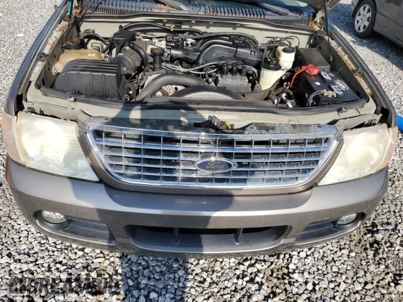 2005 Ford Explorer XLT with VIN 1FMZU63K25UA96267, listed as a Copart auction lot 56800105 with 255,774 mi miles and Salvage title. Bid and sale history available at DreamBid. Image 12.