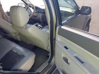 2006 Jeep Grand Cherokee Limited with VIN 1J4HR58286C102806, listed as a IAAI auction lot 41519023 with NaN miles. Bid and sale history available at carsss.com. Image 8.