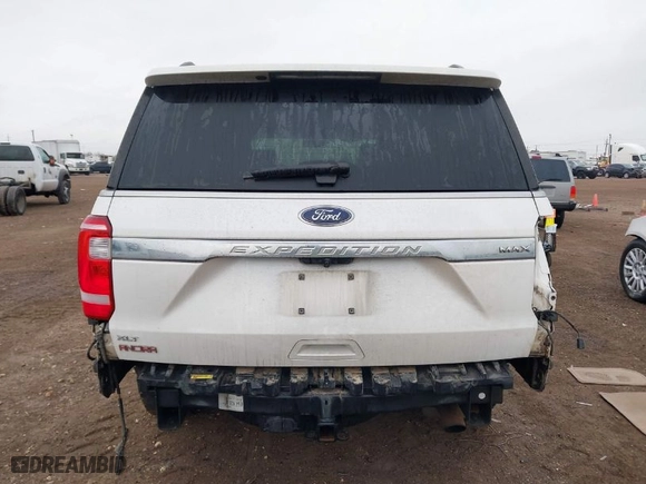 2018 Ford Expedition Max XLT with VIN 1FMJK1HT5JEA28492, listed as a IAAI auction lot 41447087 with NaN miles. Bid and sale history available at carsss.com. Image 17.