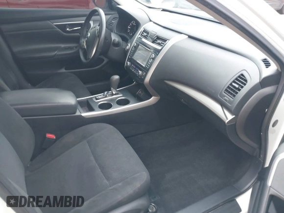 2015 Nissan Altima SV z VIN 1N4AL3AP1FC439021, wystawiony jako IAAI lot #42027354 z przebiegiem 96 729 mil mil oraz . Historia ofert i sprzedaży dostępna na DreamBid. Obrazek 5.