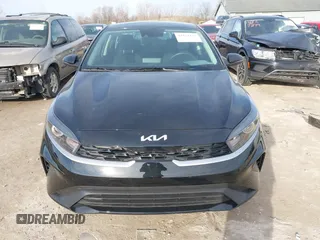 2024 Kia Forte LXS z VIN 3KPF24AD5RE840129, wystawiony jako IAAI lot #41824131 z przebiegiem 4 705 mil mil oraz . Historia ofert i sprzedaży dostępna na DreamBid. Obrazek 12.