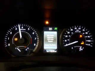 2018 Toyota Sienna XLE с VIN 5TDDZ3DC4JS208054, выставлен на аукционе Copart как лот 54902485 с пробегом 110 296 миль миль и Списание • Salvage title. История ставок и продаж доступна на DreamBid. Изображение 9.