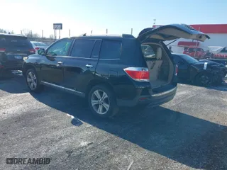 2011 Toyota Highlander Limited with VIN 5TDYK3EH1BS028564, listed as a IAAI auction lot 41282900 with 202,677 mi miles. Bid and sale history available at carsss.com. Image 3.