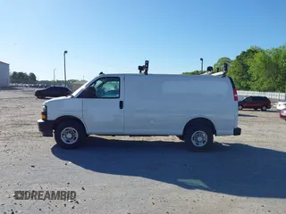 2021 Chevrolet Express Cargo with VIN 1GCWGAFP0M1262410, listed as a IAAI auction lot 42007712 with 61,620 mi miles and . Bid and sale history available at DreamBid. Image 14.