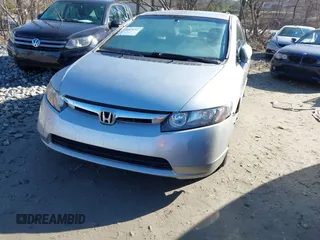 2006 Honda Civic LX z VIN 1HGFA16556L111894, wystawiony jako IAAI lot #41443692 z przebiegiem 280 229 mil mil oraz . Historia ofert i sprzedaży dostępna na DreamBid. Obrazek 17.