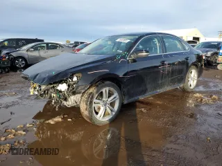 2014 Volkswagen Passat SE z VIN 1VWBP7A31EC020928, wystawiony jako Copart lot #79589804 z przebiegiem 107 394 mil mil oraz Szkoda całkowita • Salvage title. Historia ofert i sprzedaży dostępna na DreamBid. Obrazek 1.